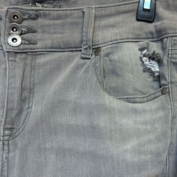Torrid Gray Super Soft Distressed Crop Jegging Jean Size 18 - Picture 11 of 12
